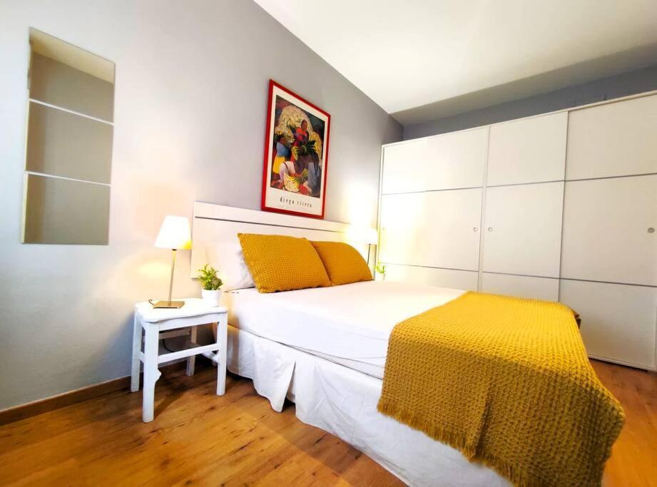 Apartament Plaza Cristo De Burgos Sewilla Zewnętrze zdjęcie